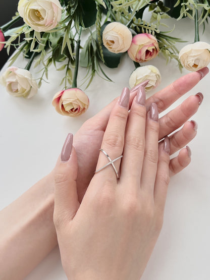 Criss-Cross Ring