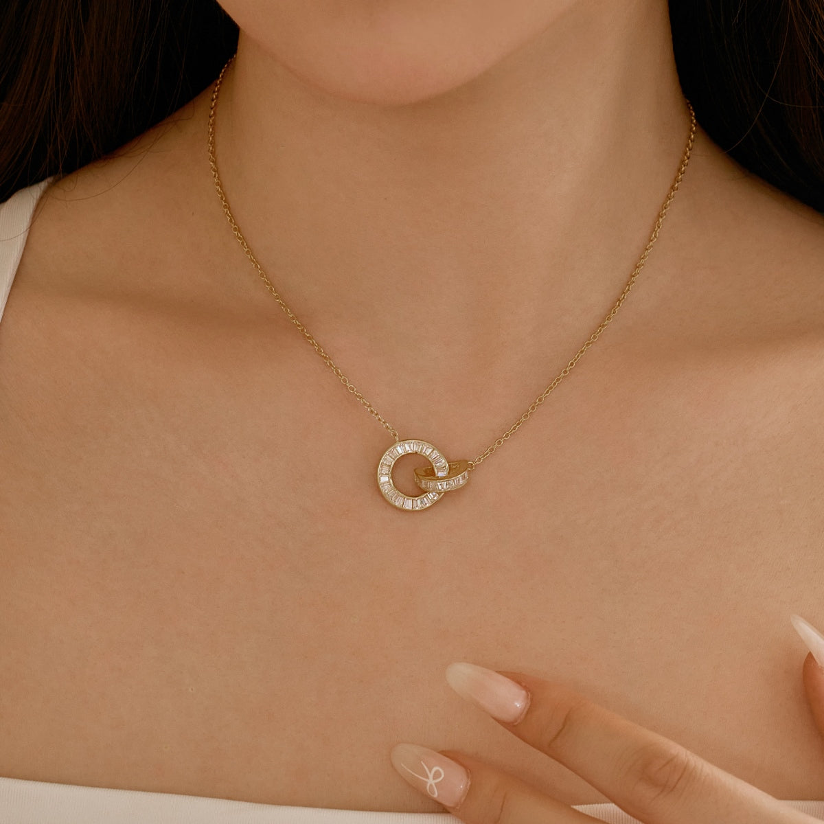 Gold Interlocking Circles Necklace